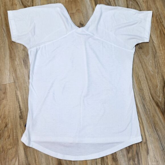 🐞Mountain Hardware White Vneck Hi-Low Short Sleeve Top Medium - Picture 2 of 11
